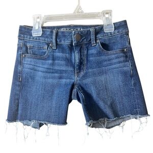 American Eagle Stretch Midi Denim‎ Shorts Raw Hem Dark Wash Size 00 Casual Basic